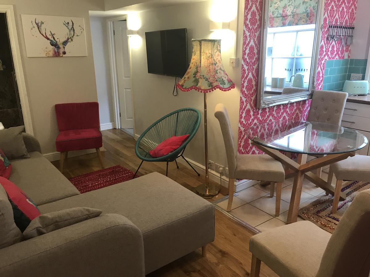2 Bed, Ground Floor Bijou Georgian City Apartment Бат Екстер'єр фото