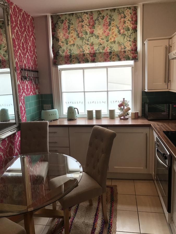 2 Bed, Ground Floor Bijou Georgian City Apartment Бат Екстер'єр фото